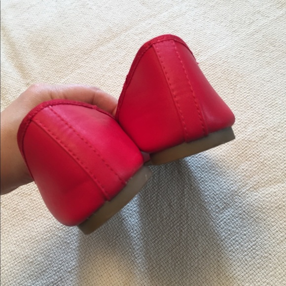 Old navy flats - Picture 3 of 4